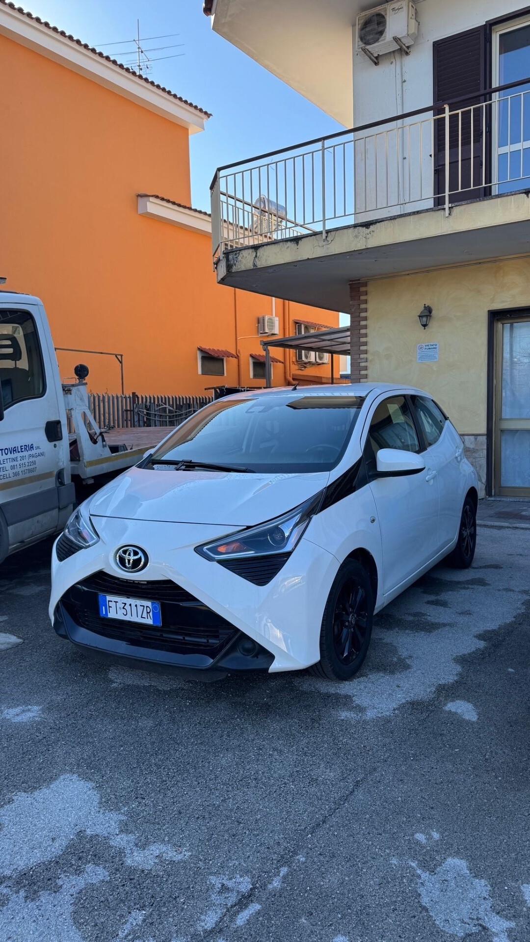 Toyota Aygo 1.0 VVT-i 72 CV 5 porte x-lusiv AUTOMATICA