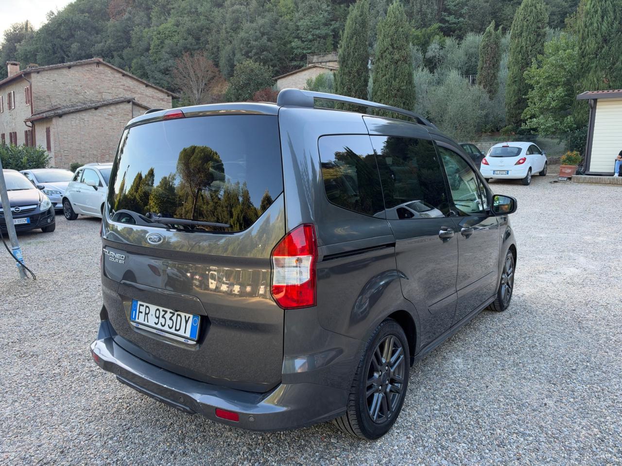 Ford Tourneo Courier 1.5 TDCI 100 CV Sport