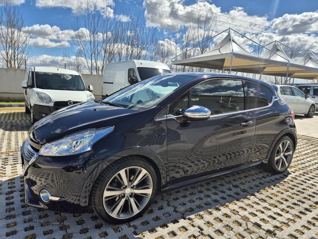 Peugeot 208 GT 1.6 e-HDi 115 CV TETTO PANORAMICO