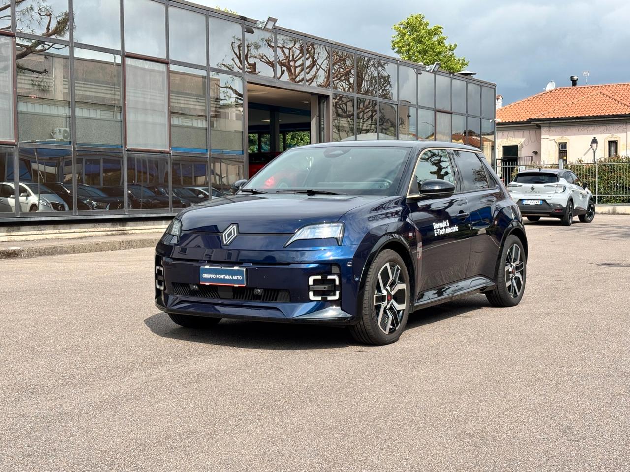 Renault 5 E-Tech Electric Blu