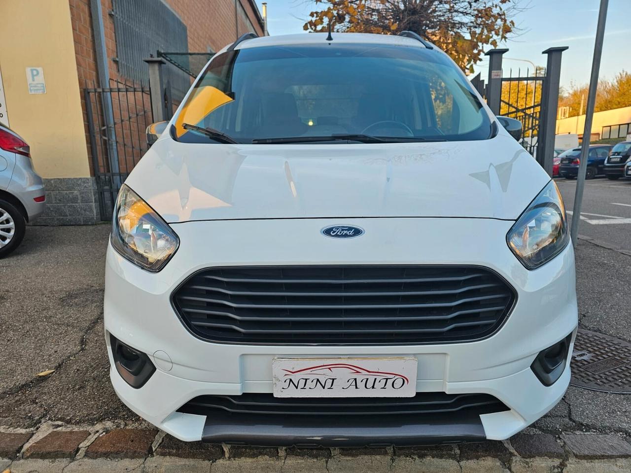 Ford Tourneo Courier 1.5 TDCi 100cv Sport*S&S*Navi*Pdc*Euro6*