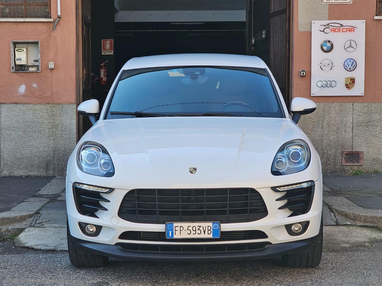 PORSCHE Macan 2.0 252CV Pure White