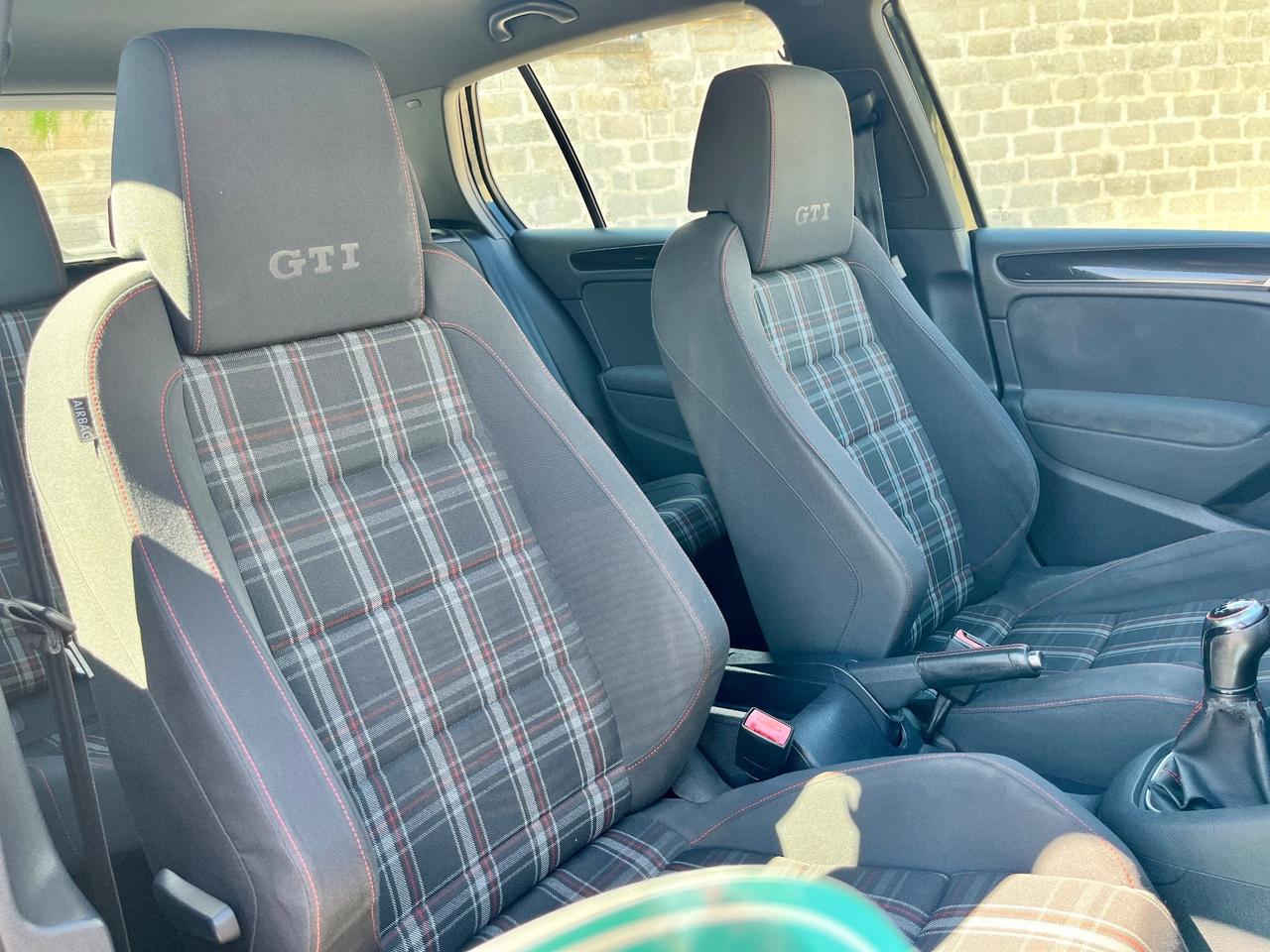 Volkswagen Golf VI GTI 2.0 Turbo benzina - 2011