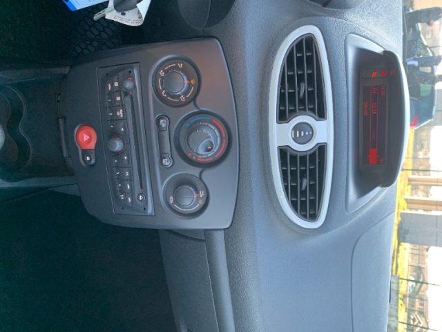 RENAULT Clio 1.2 16V 3 porte Live!