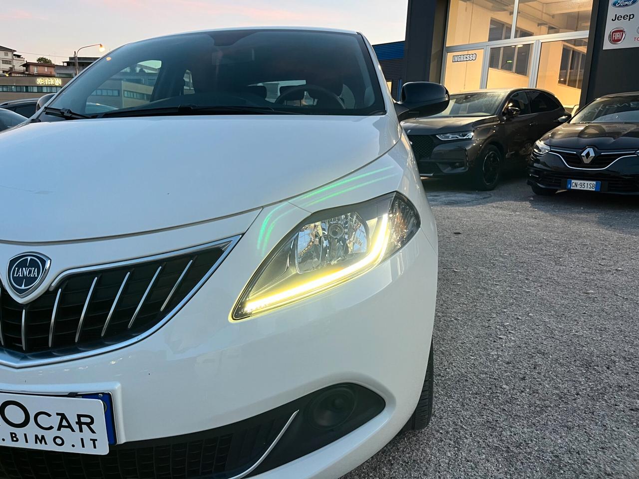 Lancia Ypsilon 1.0 FireFly 5 porte S&S Hybrid Ecochic Silver