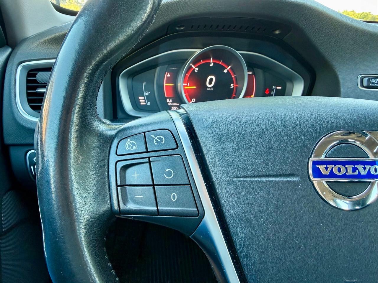 Volvo V60 Cross Country 2.0 d3 Business Plus geartronic 150cv TAGLIANDI VOLVO