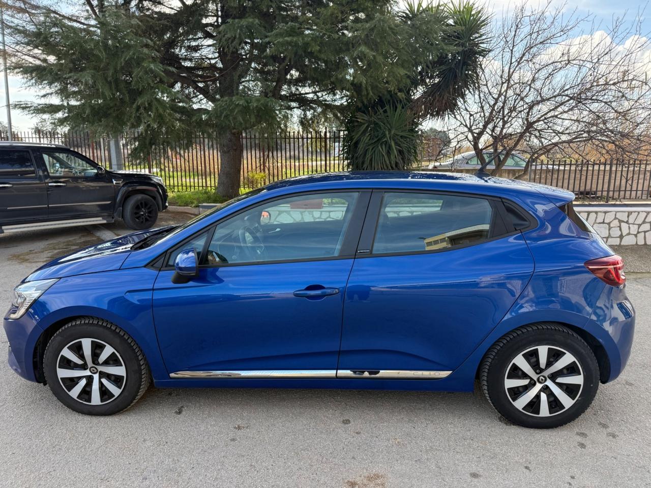 Renault Clio Full Hybrid E-Tech 140 CV 5 porte Initiale Paris
