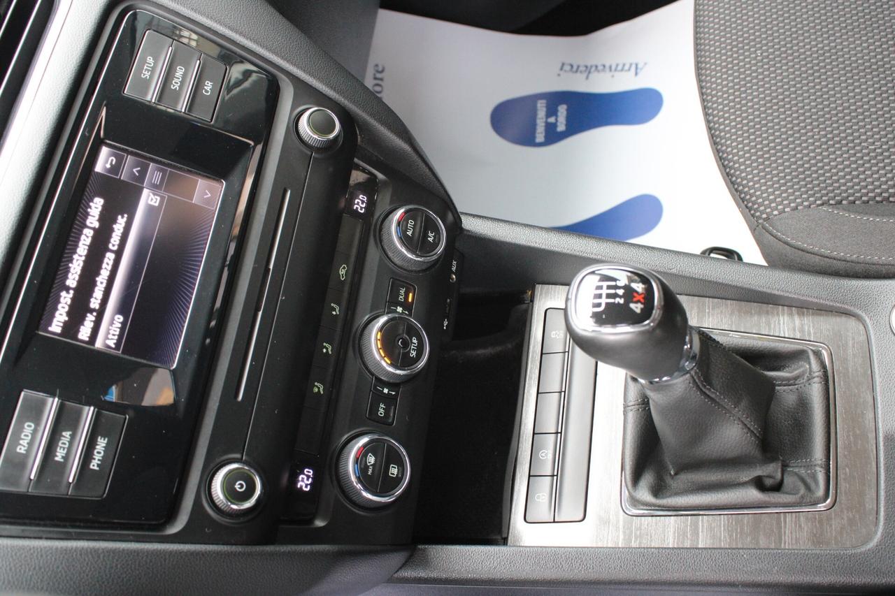 Skoda Octavia Wagon 2.0 tdi Scout c sen. parc. 4x4 150cv