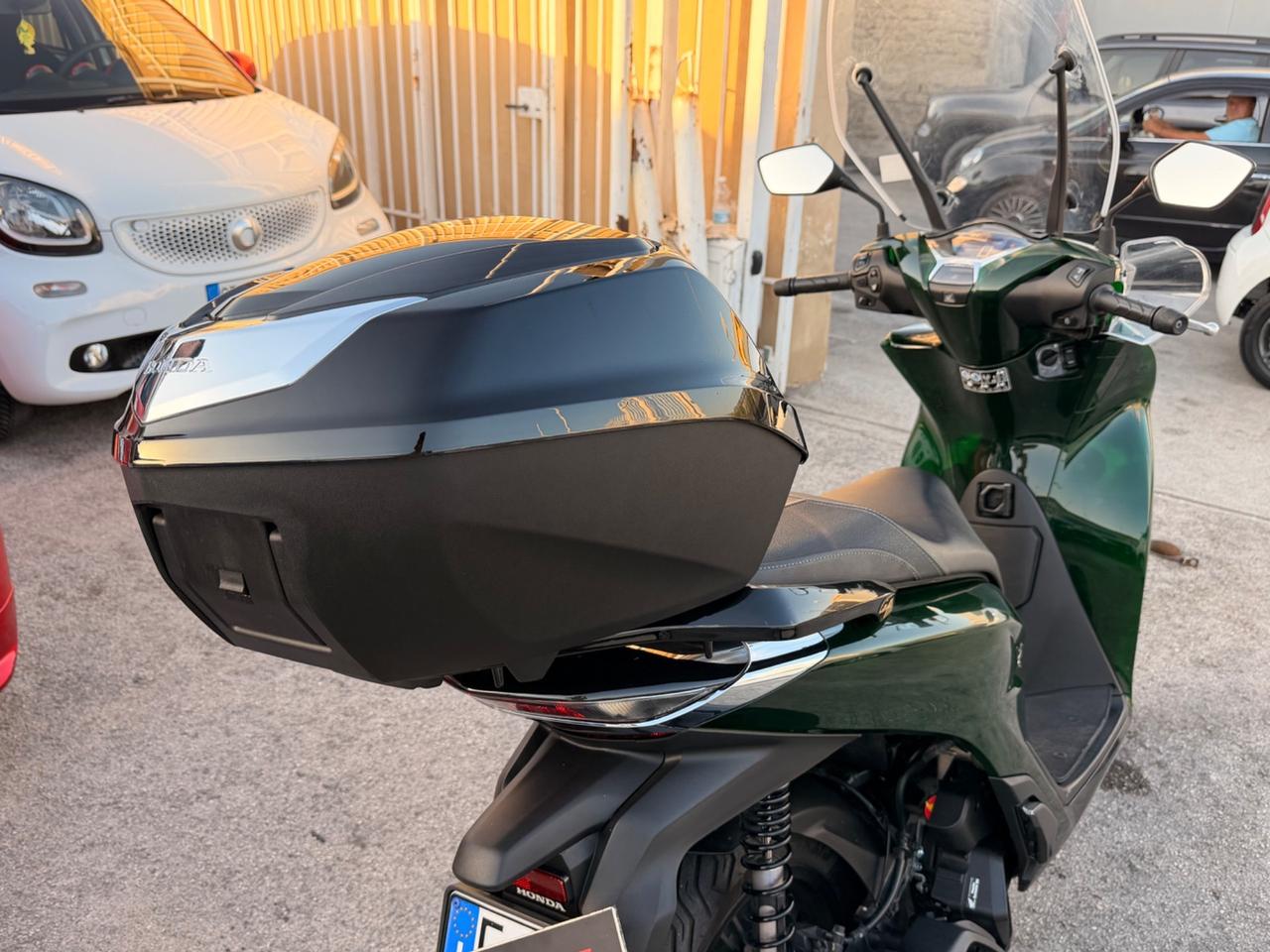 Honda SH 125 VETRO FINANZIAMENTO IN SEDE