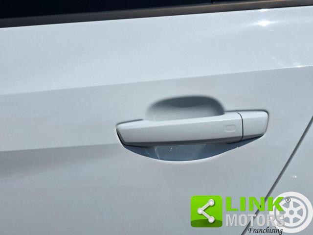 AUDI A1 25 1.0 95cv S Line Identity Black