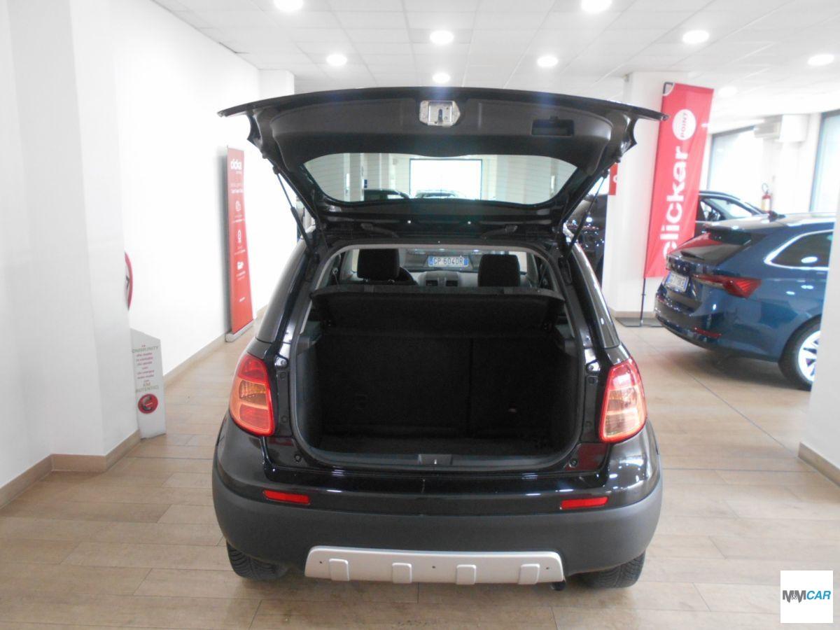 FIAT - Sedici - 2.0 MJT 16V DPF 4x4 Emotion