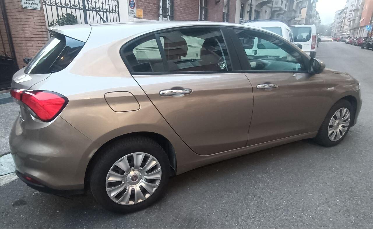 Fiat Tipo 1.6 Mjt S&S 5 porte Easy