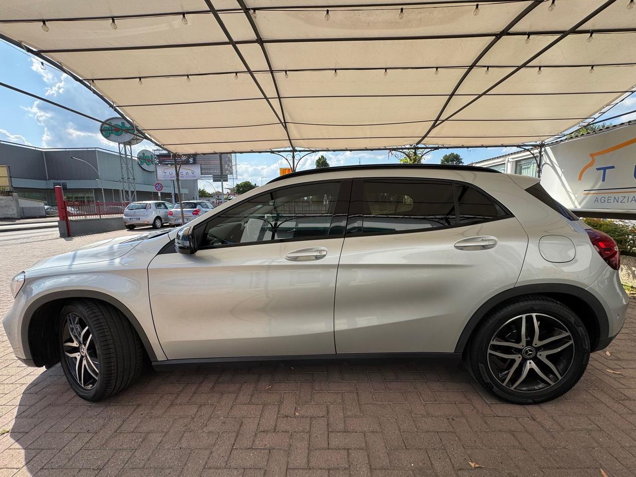 Mercedes-Benz GLA 220 Premium GLA 220 D #6418