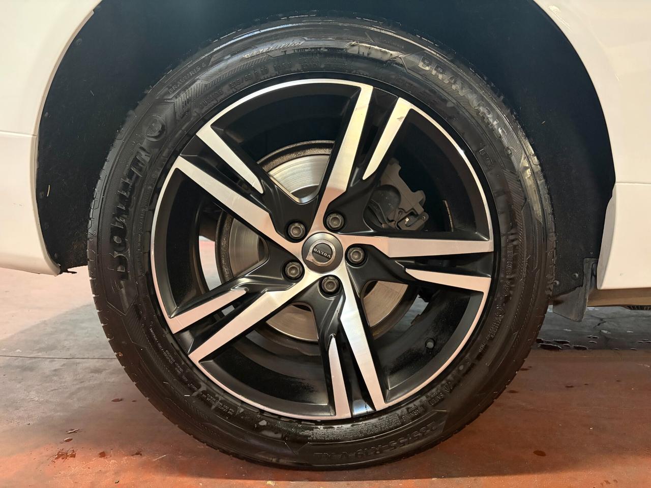 Volvo XC 60 B4 (d) AWD Geartronic R-design