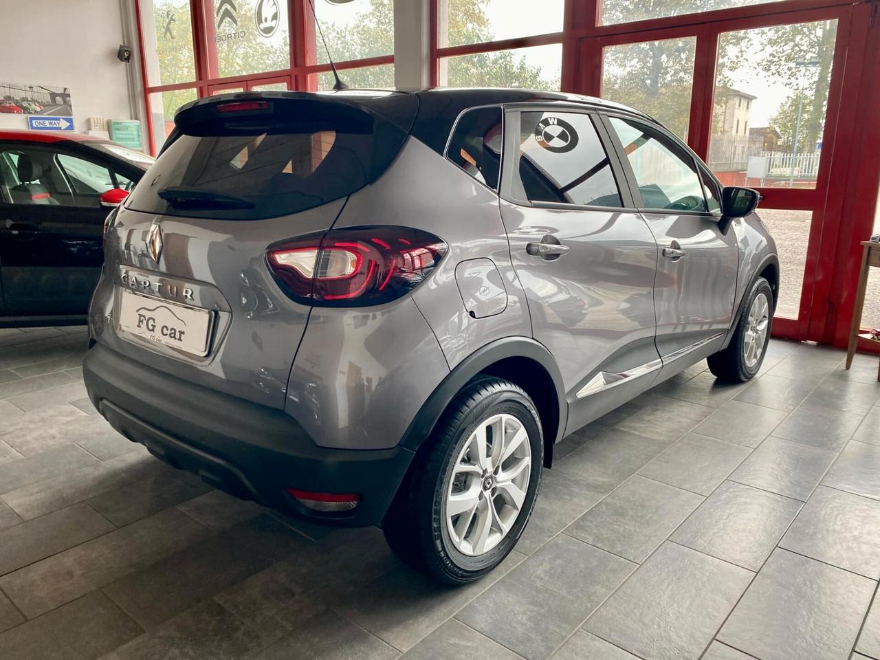 Renault Captur 0.9 TCe 90Cv Limited NAVI-NEOPATENTATI