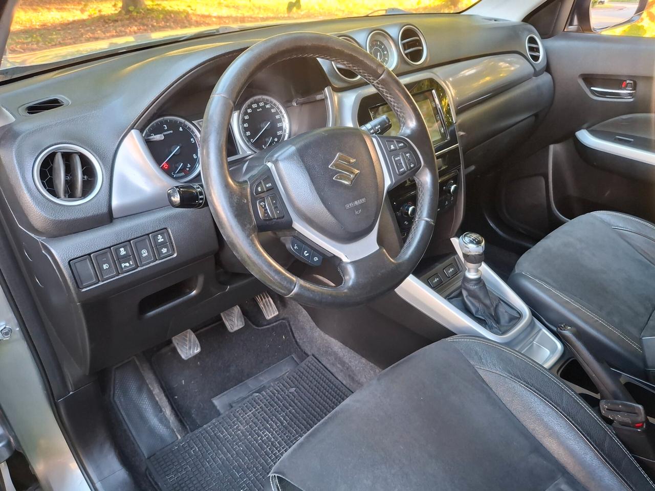 Suzuki Vitara 1.6 DDiS V-Cool-INTERNI IN PELLE-NAVI-