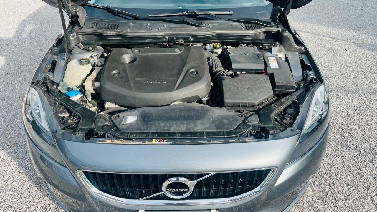 Volvo V40 D2