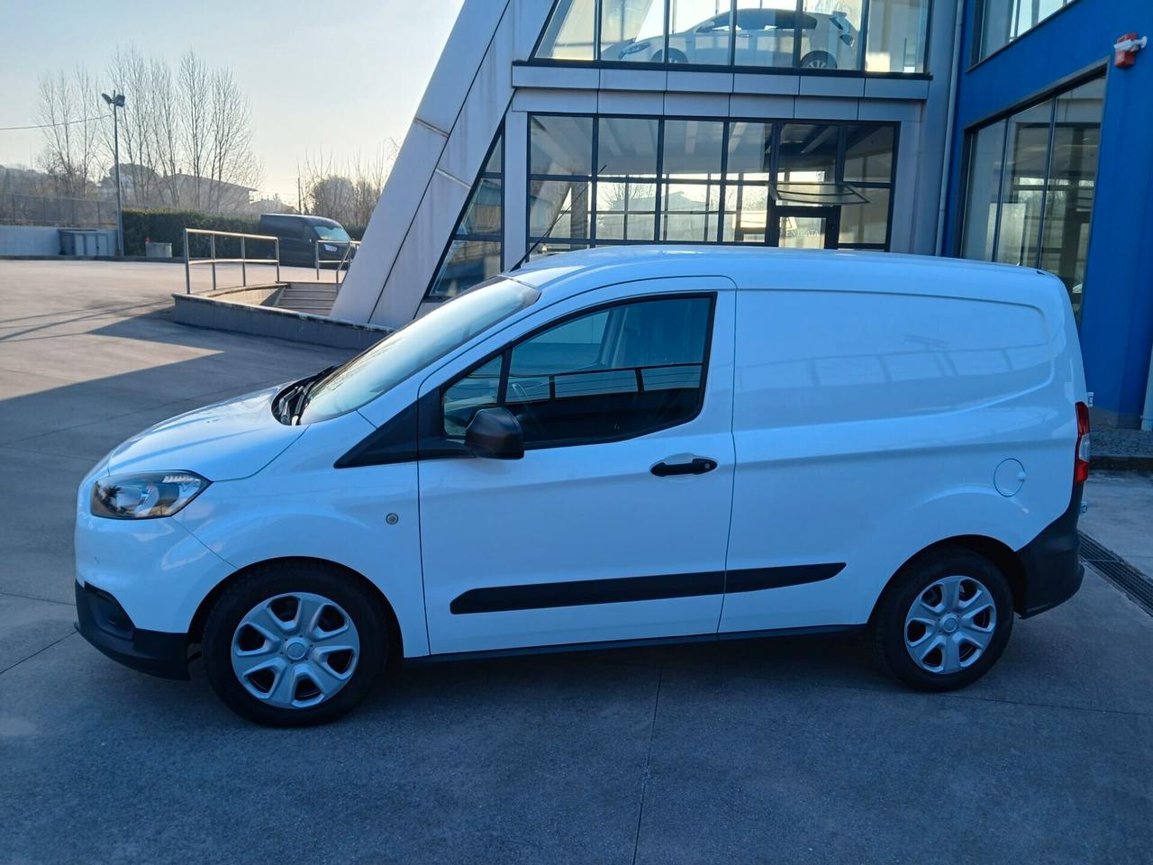 Ford Transit Courier 1.5 TDCi 100cv anno 2019