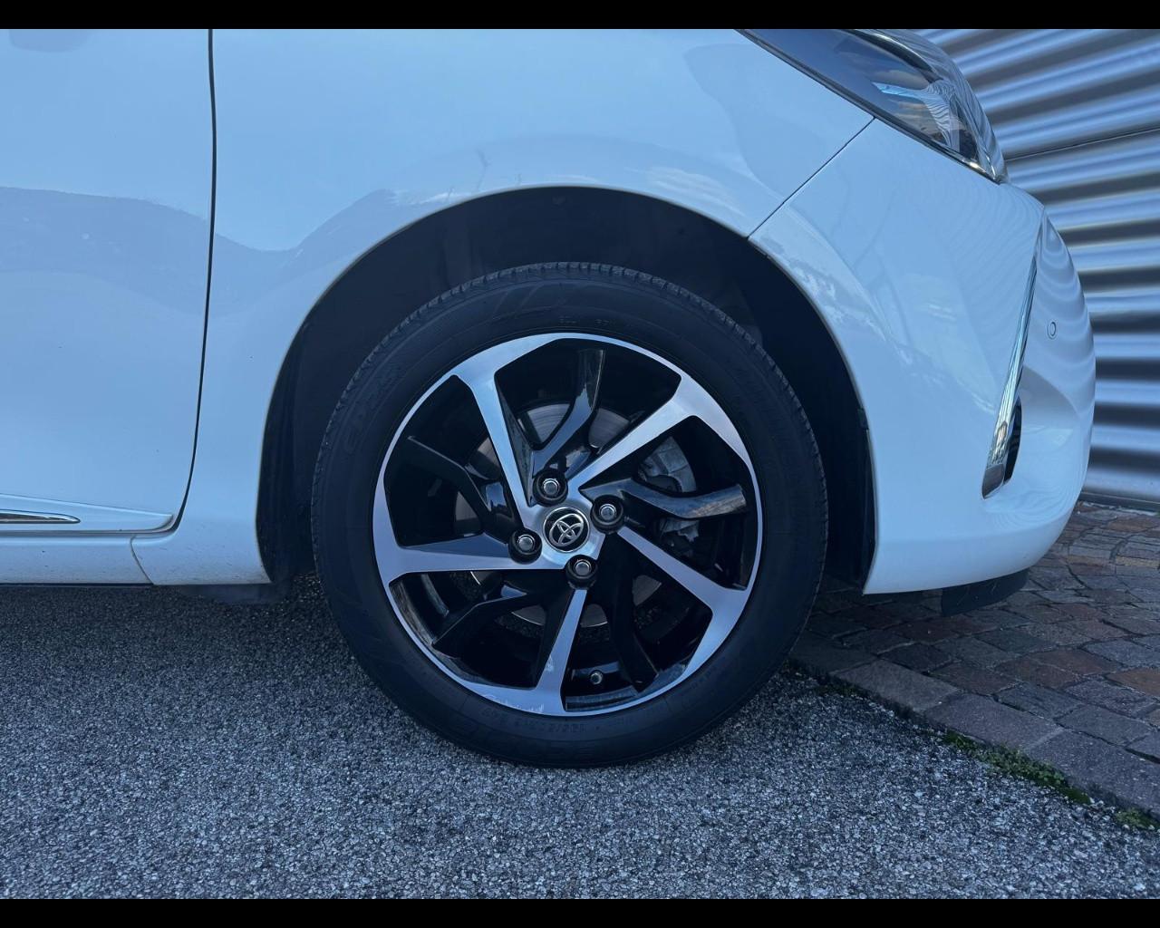 TOYOTA YARIS 5P 1.5 LOUNGE