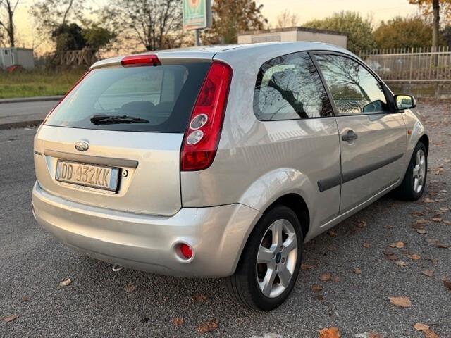 Ford Fiesta 1.2 16V 3p. Ghia Euro 4 ok neopatentati