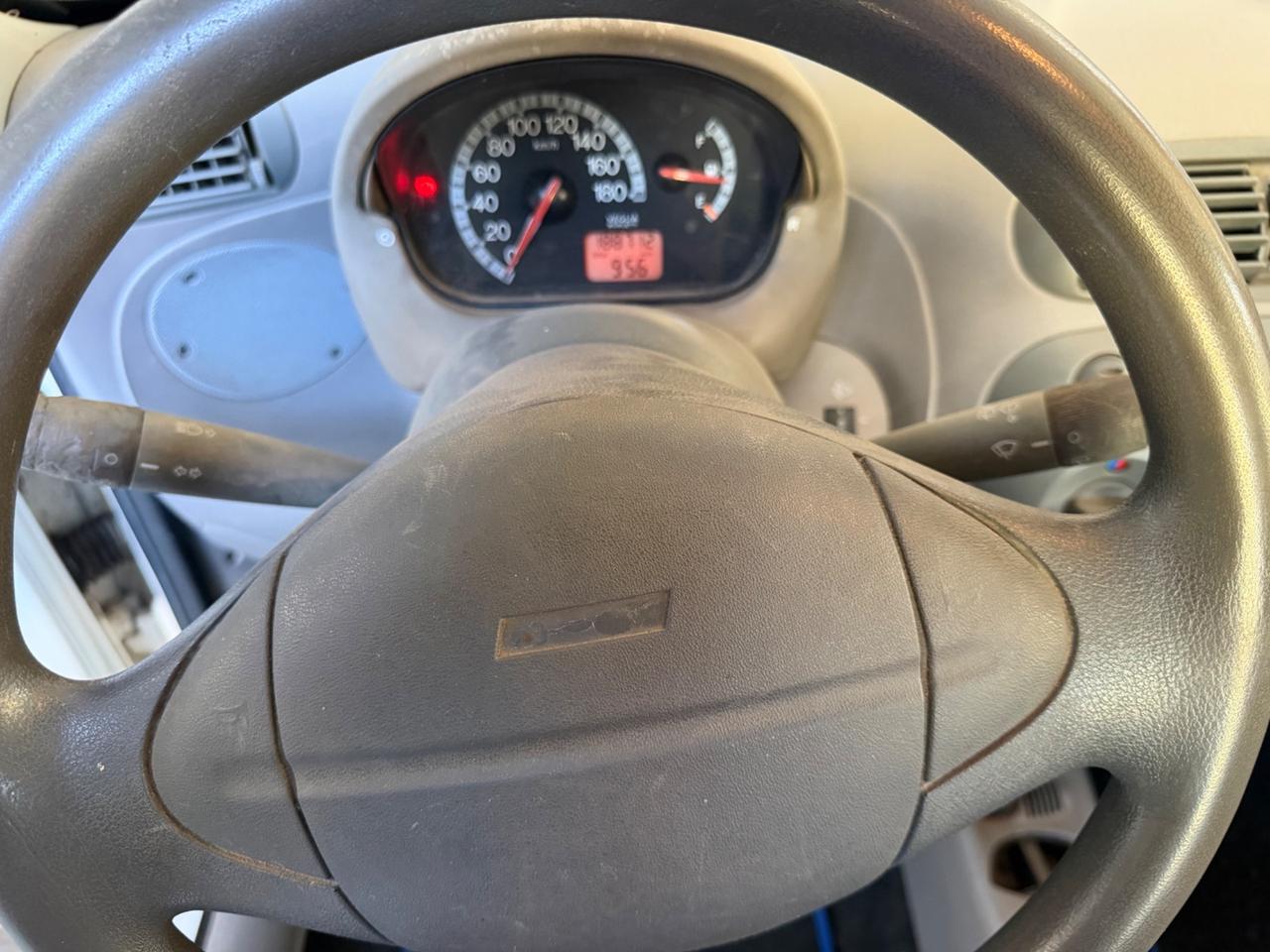 Fiat 600 1.1 benzina tenuta molto bene