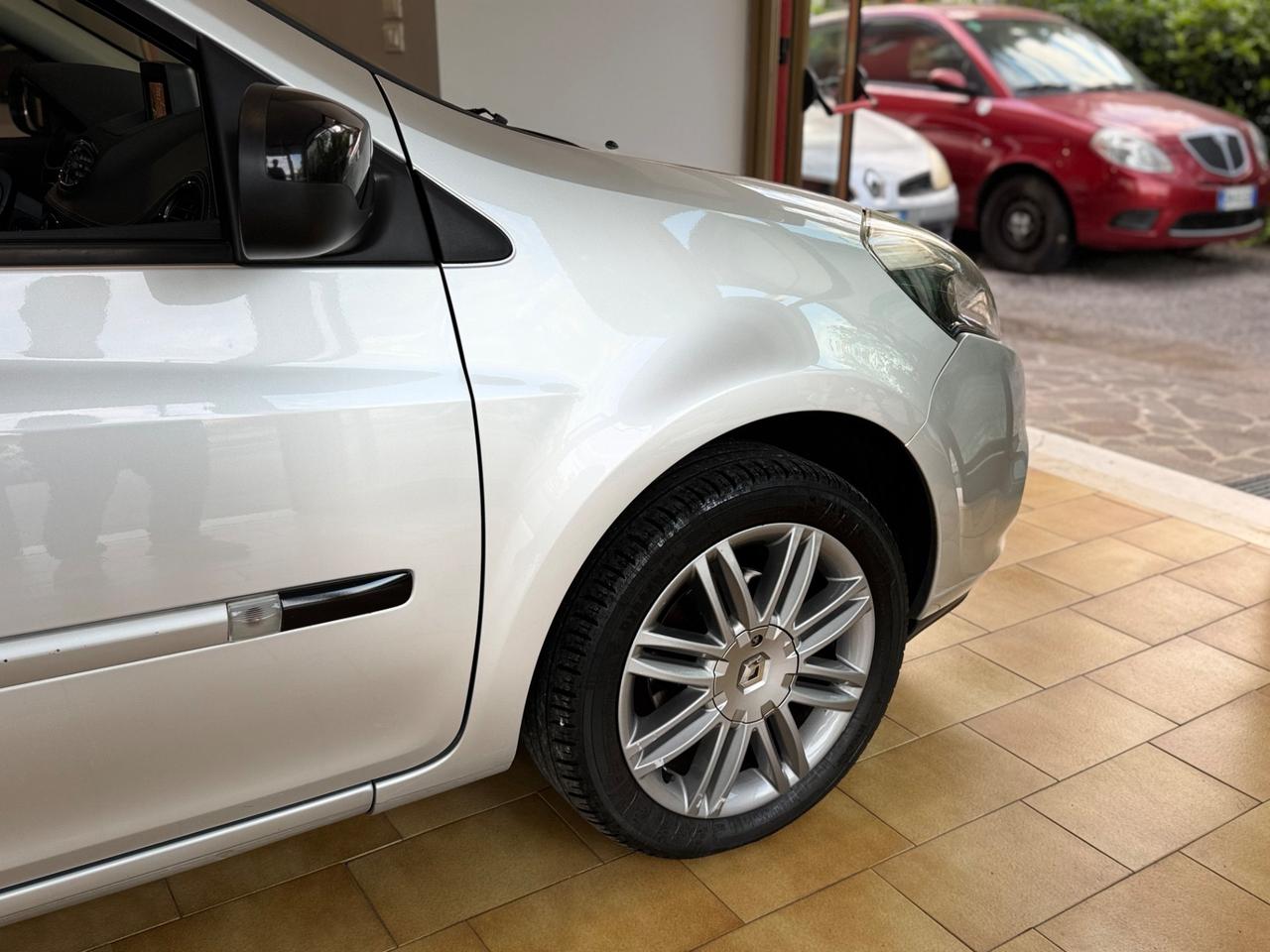 Renault Clio 1.2 16V 5 porte Live!