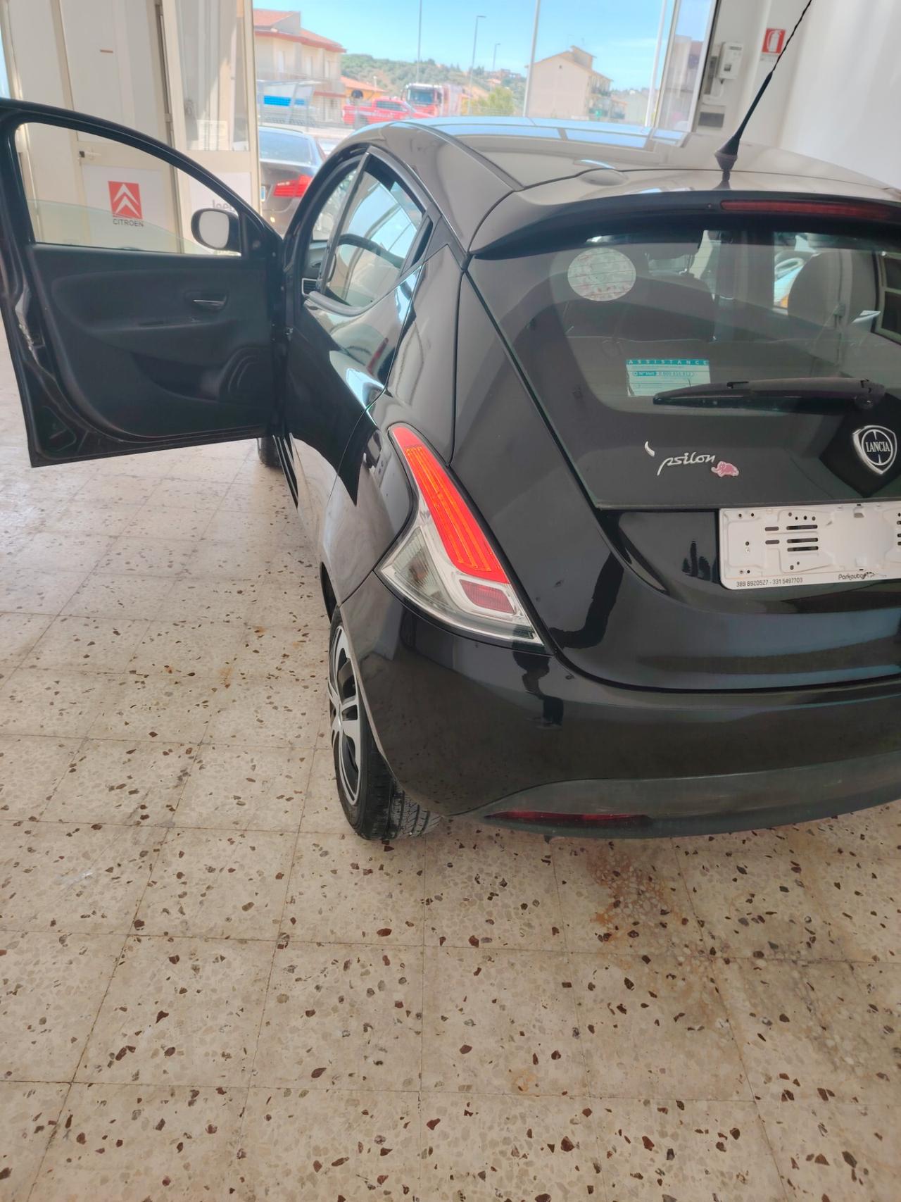 Lancia Ypsilon 1.2 69 CV 5 porte Elefantino