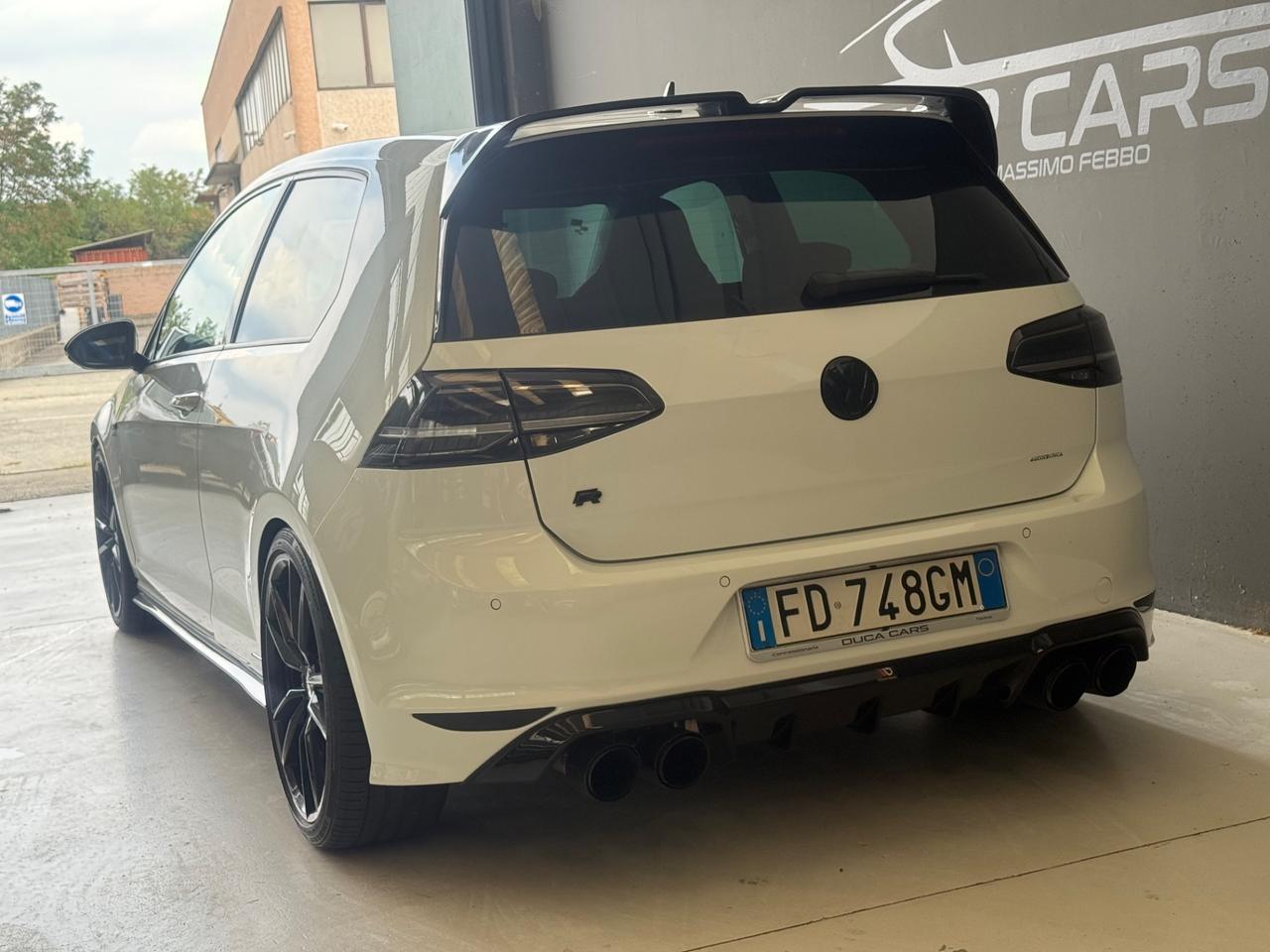 Volkswagen Golf GTI 7R da VETRINA