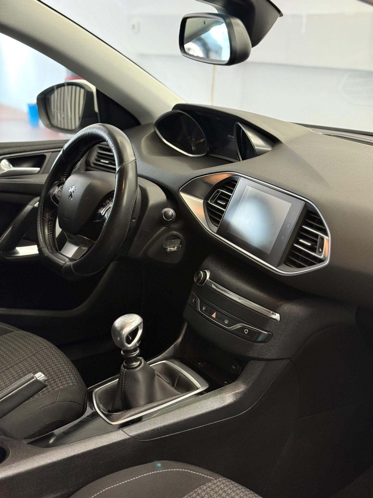 Peugeot 308 BlueHDi 130 S&S Allure