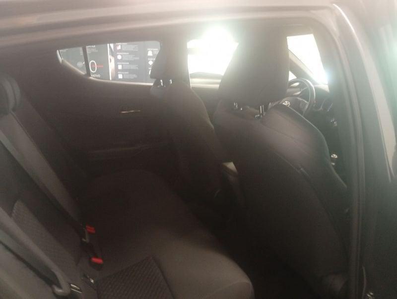 Toyota C-HR C-HR 1.8 Hybrid E-CVT Active