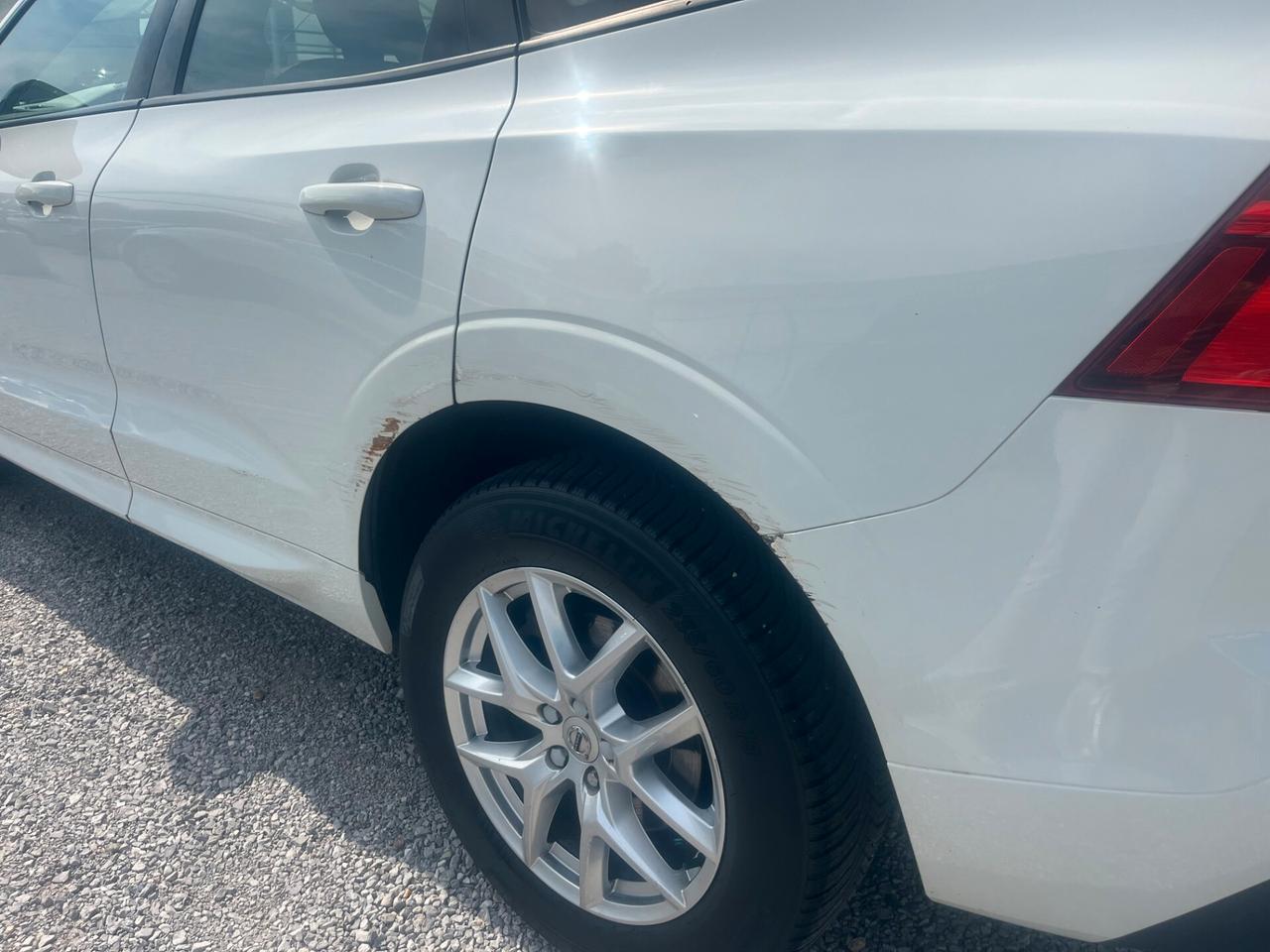 Volvo XC 60 B4 (d) AWD Geartronic Momentum motore rotto