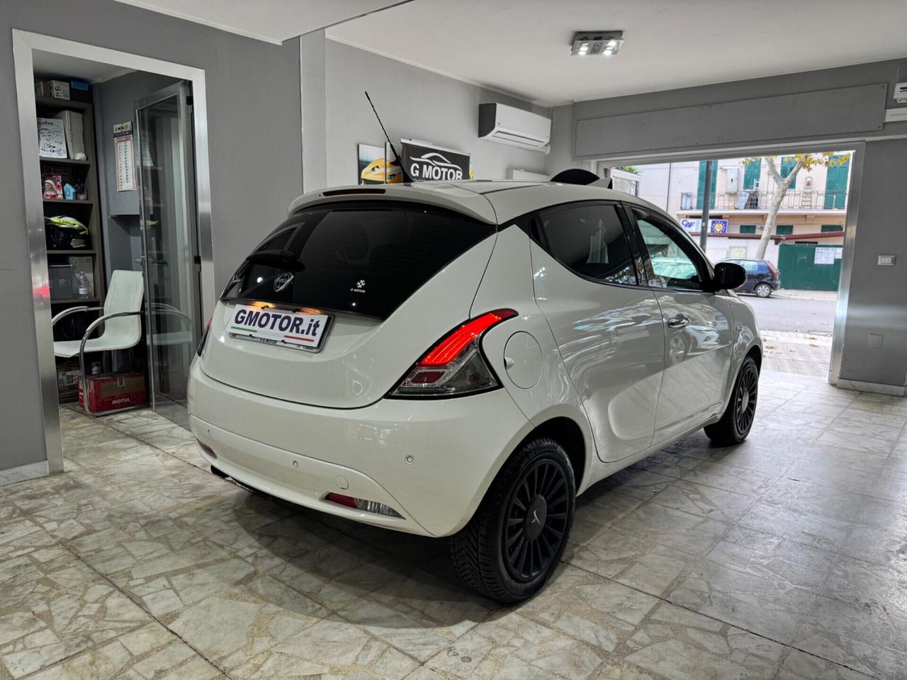 Lancia Ypsilon 1.3 MJT 95 CV 5 porte S&S Gold