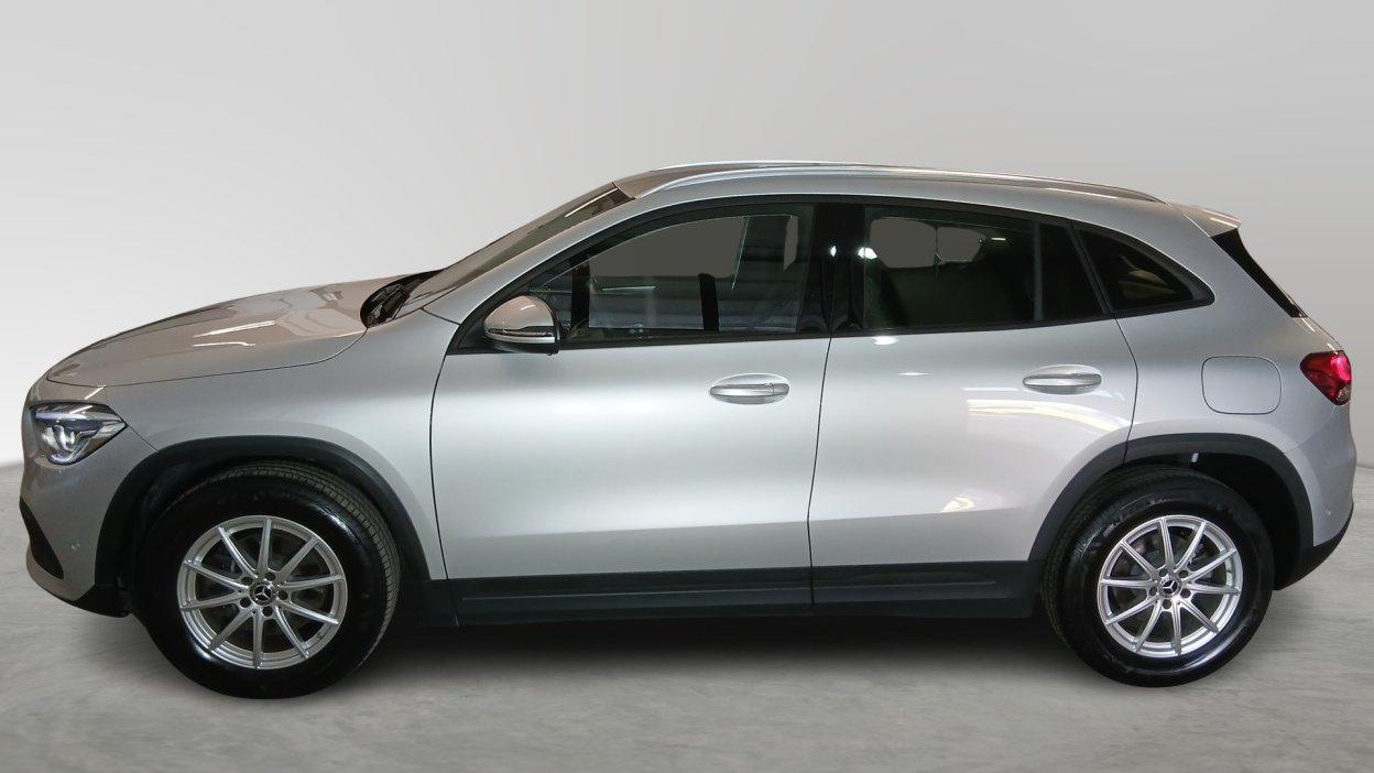 Mercedes-Benz GLA (H247) - GLA 180 d Automatic Business Extra