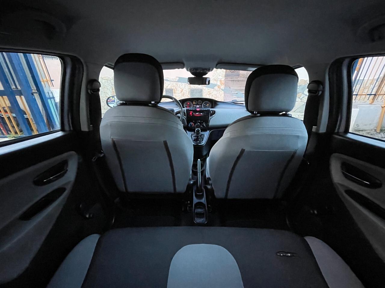 Lancia Ypsilon 1.2 69 CV 5 porte GPL Ecochic Silver