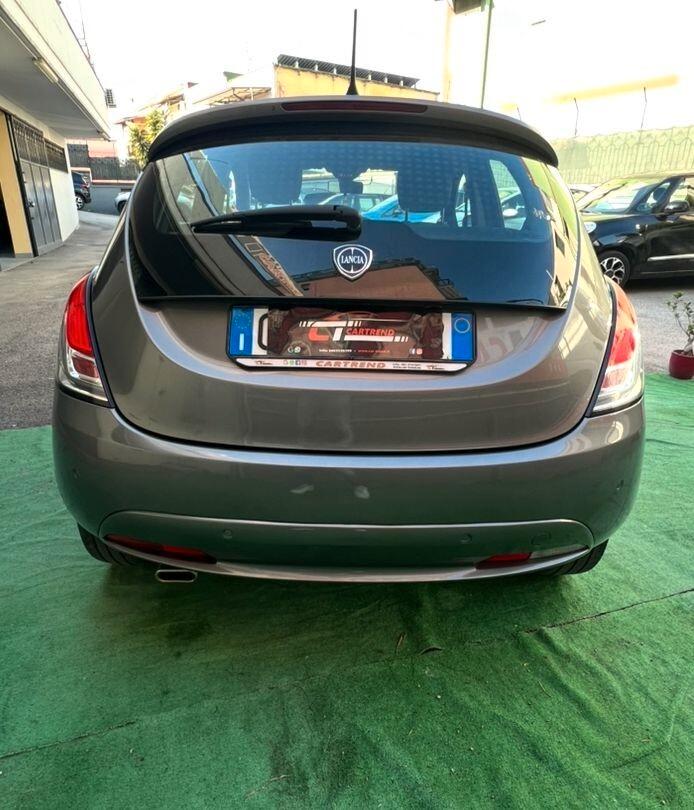 Lancia Ypsilon 1.0 FireFly 5 porte S&S Hybrid Ecochic Gold