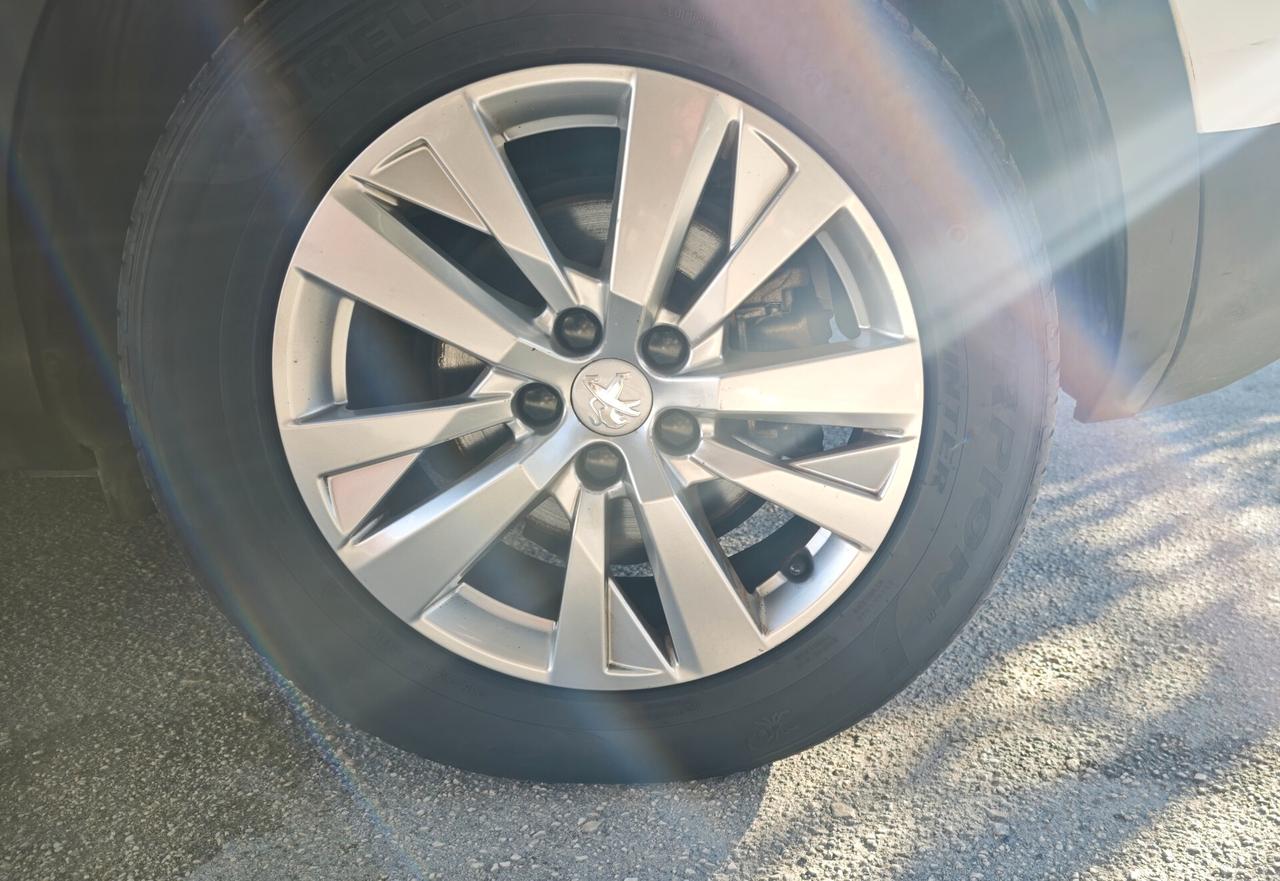 Perfetta Peugeot 3008 automatica HDi 130 S&S Allure