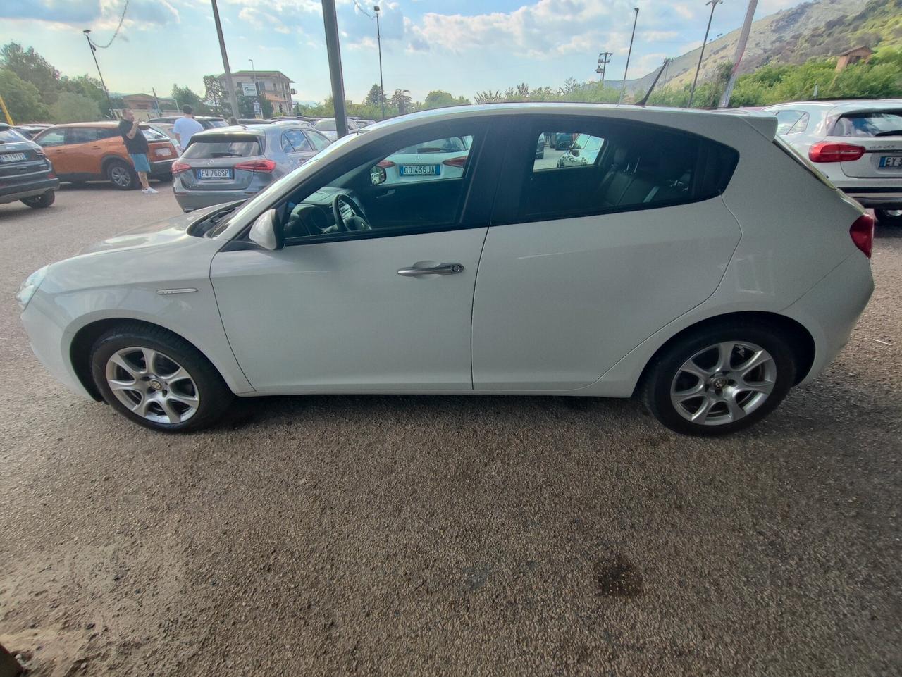 Alfa Romeo Giulietta 1.6 JTDm-2 105 CV Distinctive