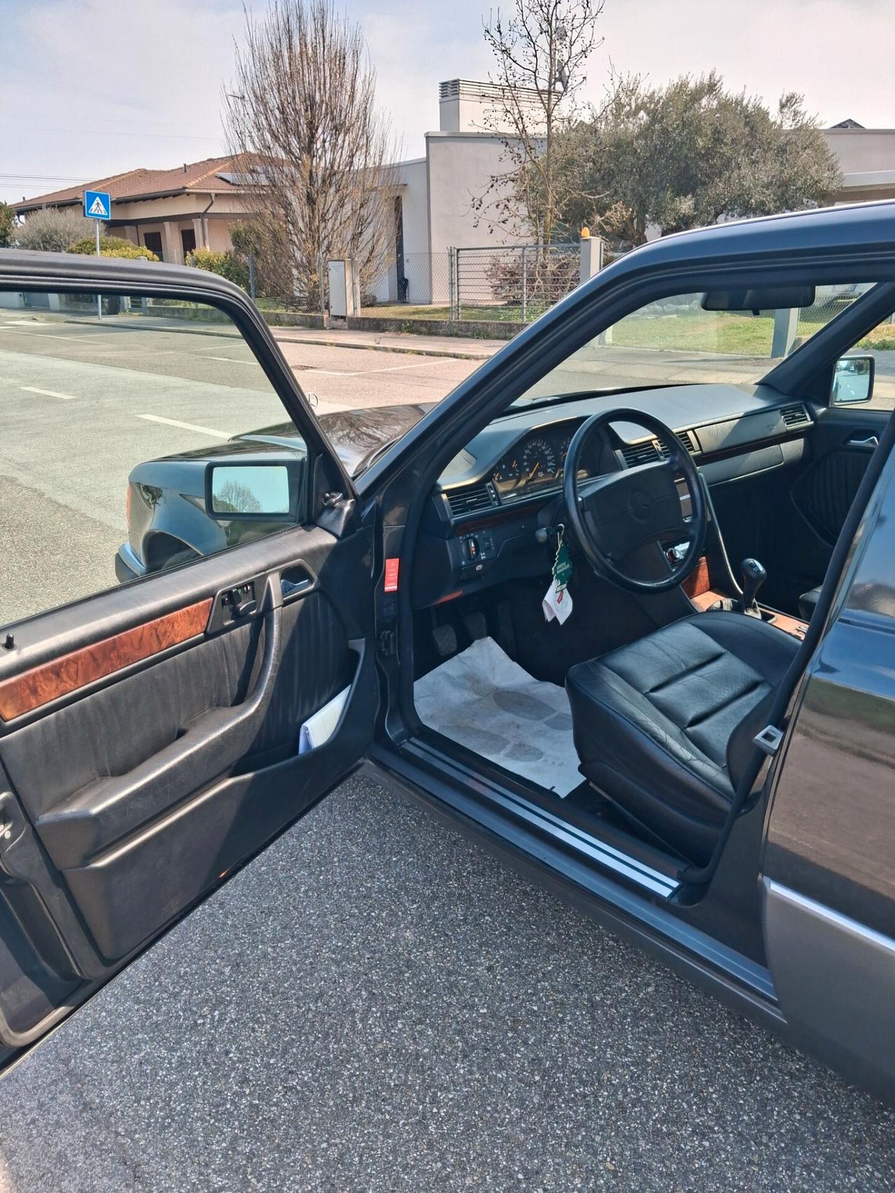 Mercedes-benz 300 E-24 Sportline