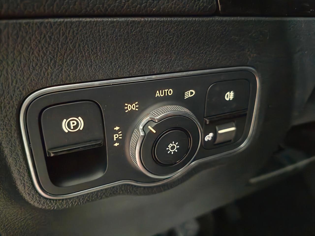 Mercedes-benz GLA 180d navig cam led 2022