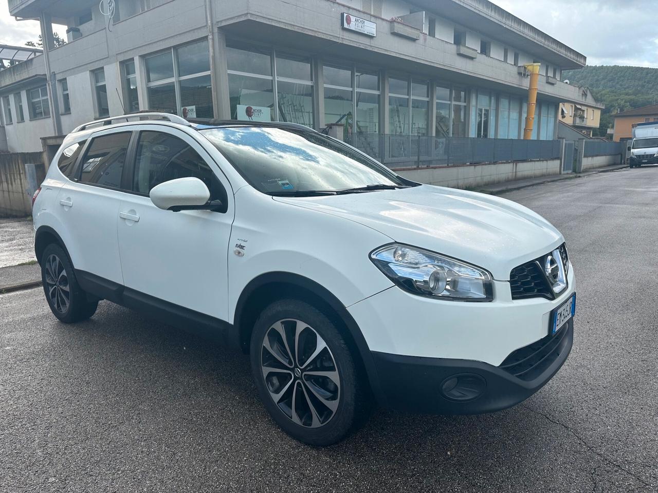 Nissan Qashqai Qashqai+2 2.0 dCi DPF 4WD aut. n-tec solo 80.000 km !!