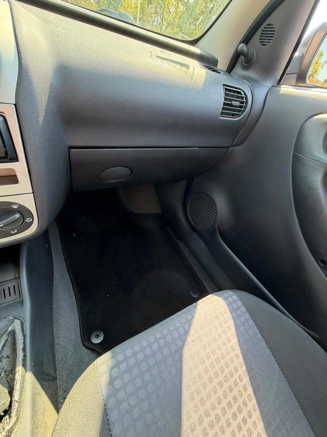 Opel Corsa 1.0 12V 3 porte // 25.000 km ///pari al nuovo