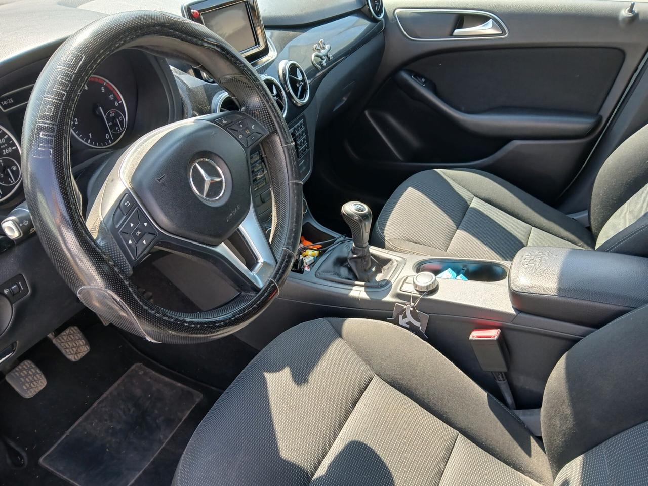 Mercedes-benz B 180