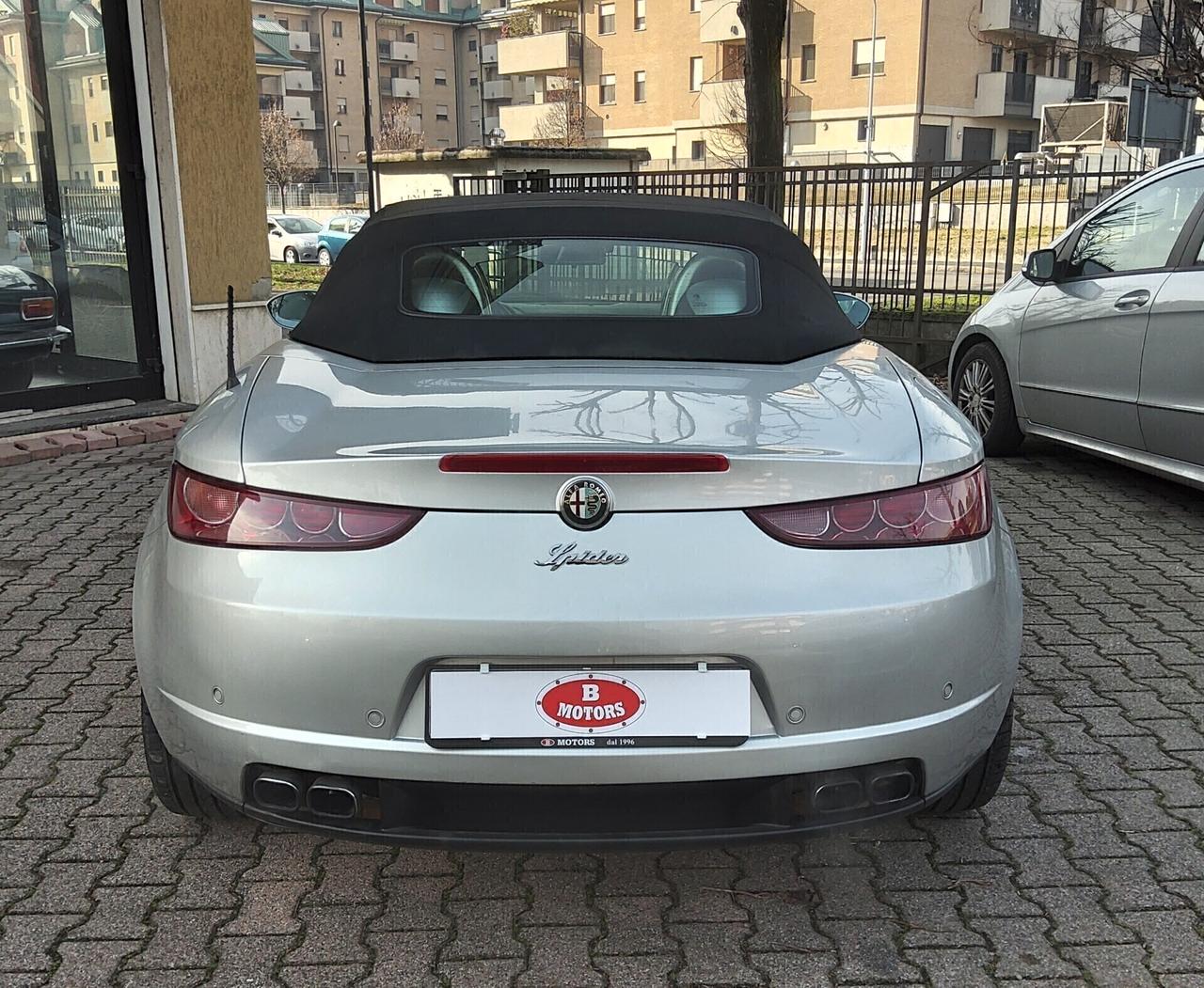 Alfa Romeo Spider 2.2 JTS