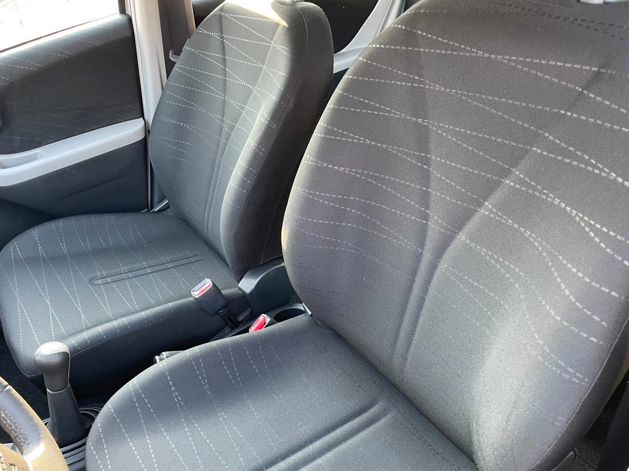 Toyota Yaris 1.3 5 porte Sol KM REALI!!! NEOPATENTATI OK