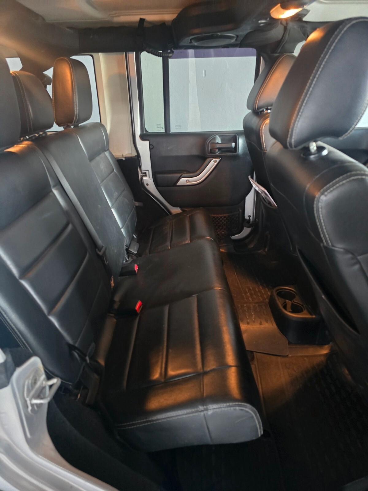 Jeep Wrangler Unlimited 2.8 CRD DPF Sahara Auto