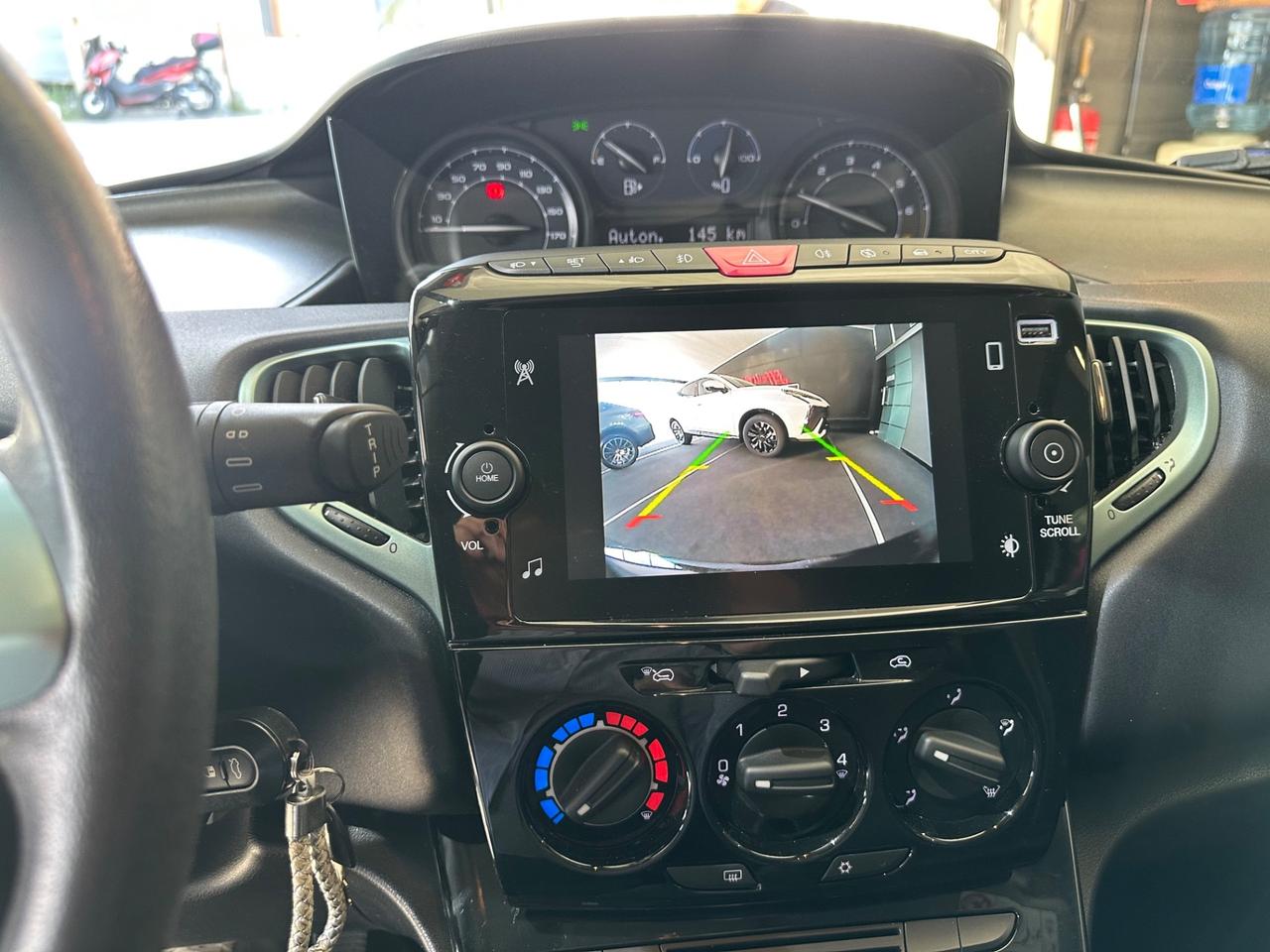 Lancia Ypsilon 1.0 FireFly 5 porte S&S Hybrid Platino