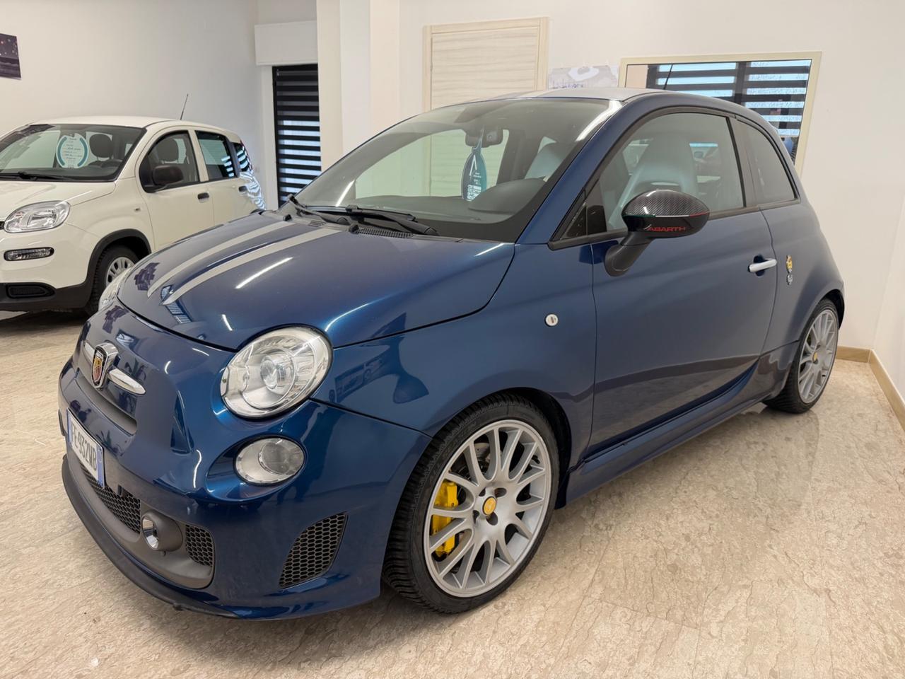 Abarth 500 1.4 Turbo T-Jet TRIBUTO FERRARI