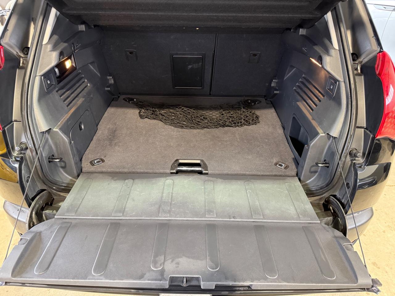 Peugeot 3008 1.6 e-HDi 112CV cambio robotizzato Stop&Start Allure