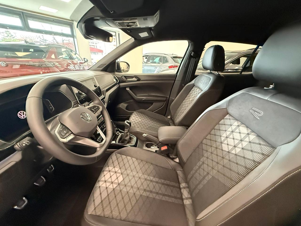 VOLKSWAGEN T-CROSS 1,0 TSI 115 CV R-LINE MY26 MAN 5P