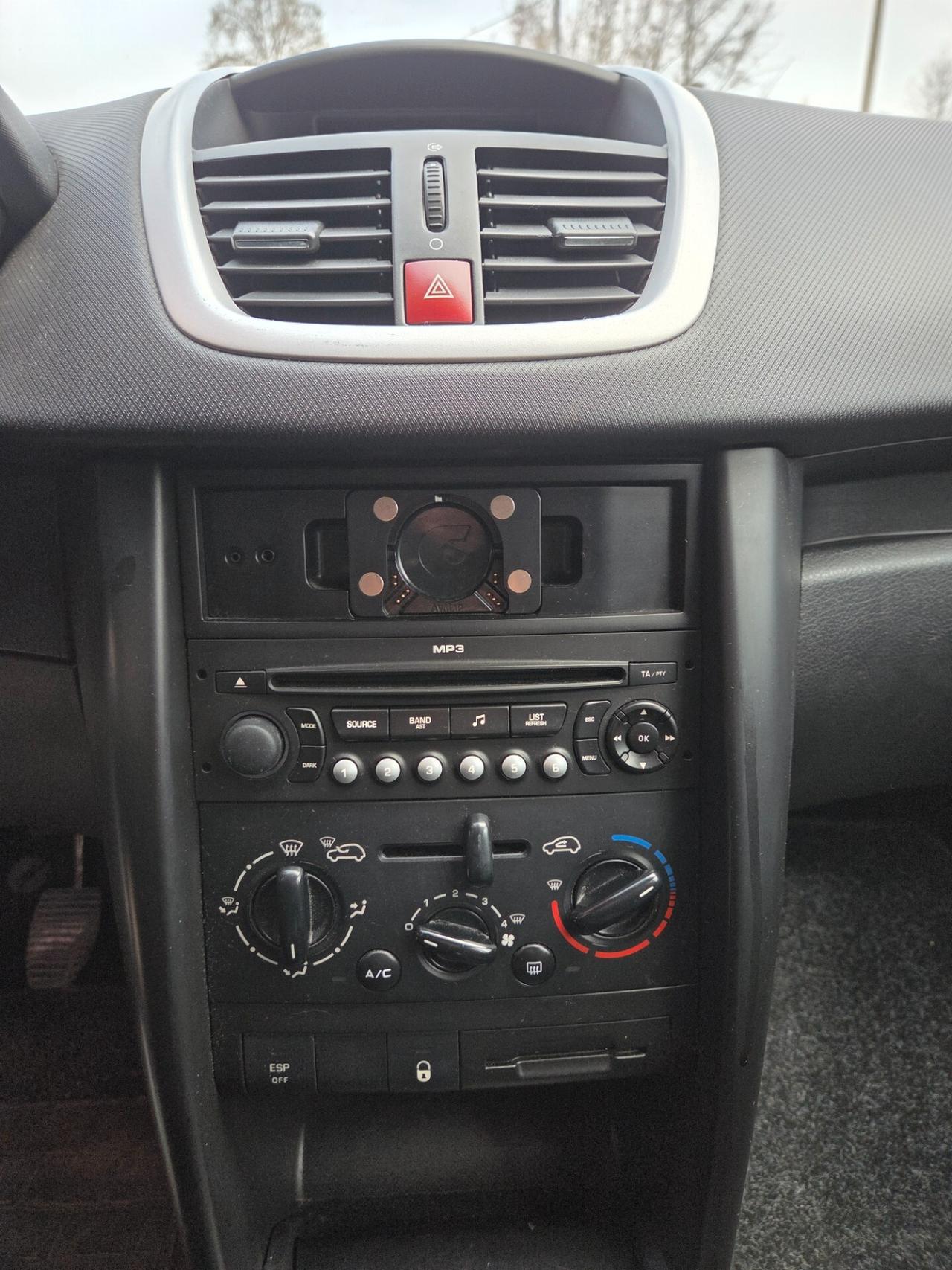 Peugeot 207 NEOPATENTATI - 2008